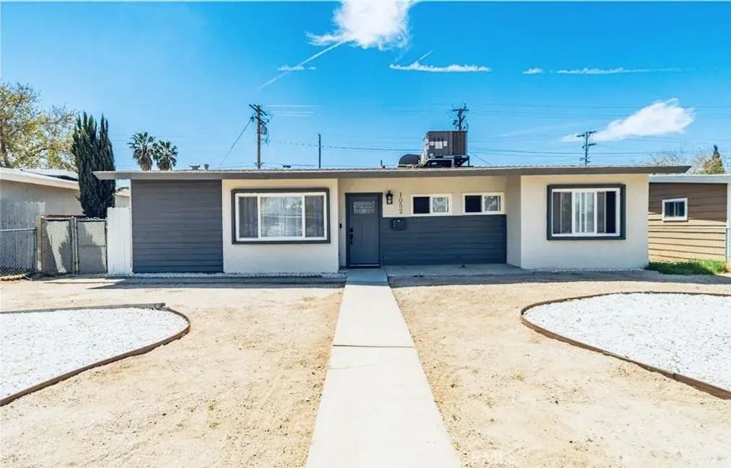 1052 W Avenue J15, Lancaster