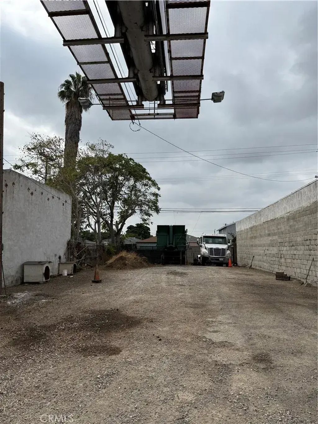 1122 E Firestone, Los Angeles