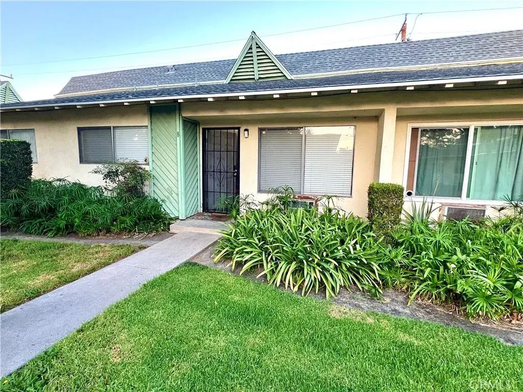 15712 Pasadena 8, Tustin