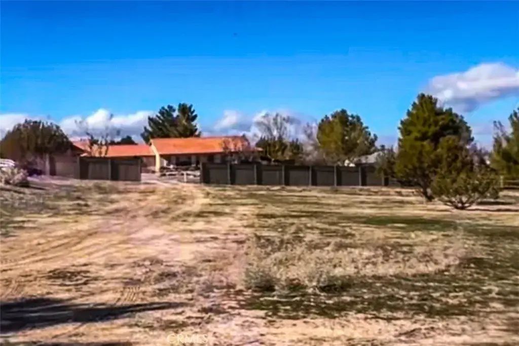 32710 Peach Tree, Pearblossom
