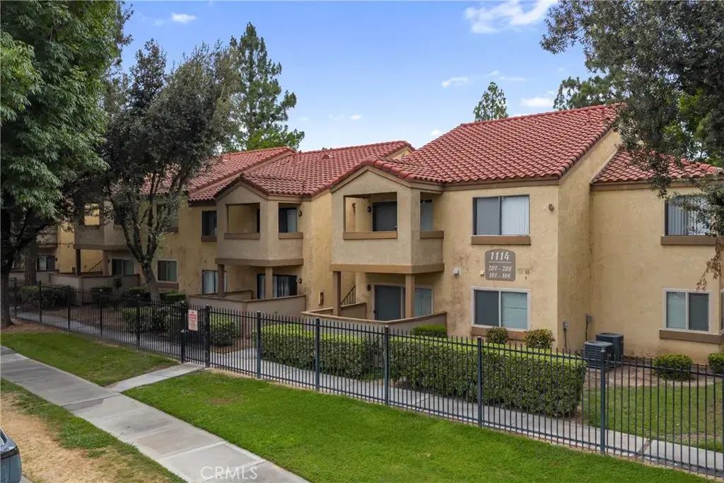 1114 W Blaine 204, Riverside