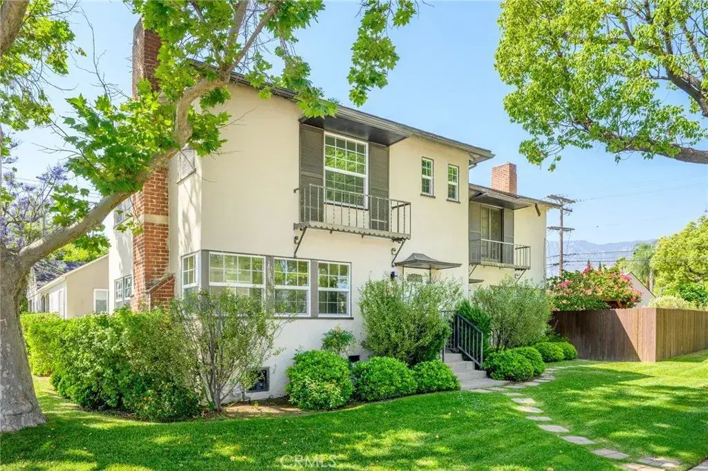 1101 Norton Avenue A, Glendale