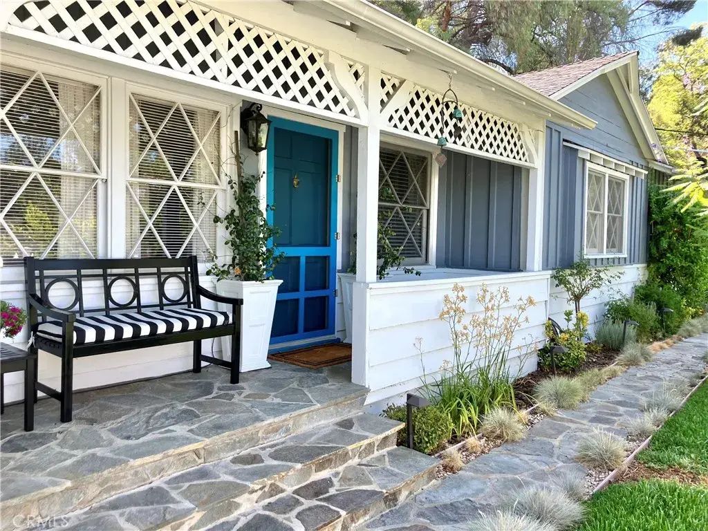 21646 Dumetz, Woodland Hills