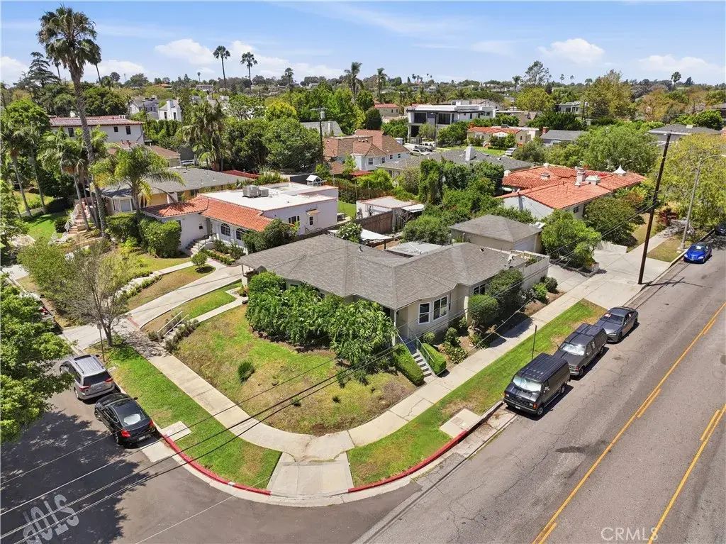 9056 Airdrome Street, Los Angeles