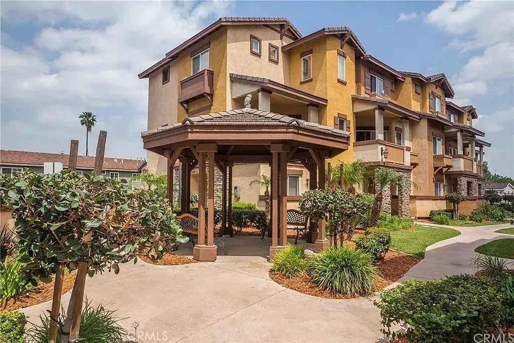 501 N Lark Ellen H, Covina
