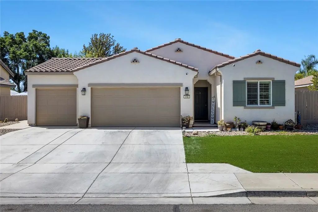 172 Adobe Court, Coalinga