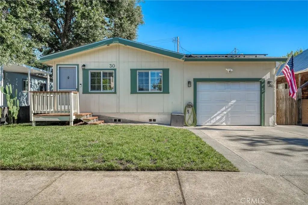30 Helena, Lakeport