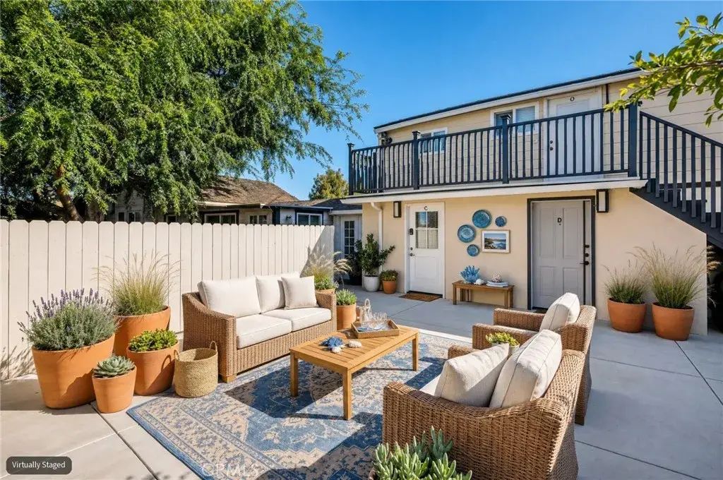 2653 Santa Ana, Costa Mesa