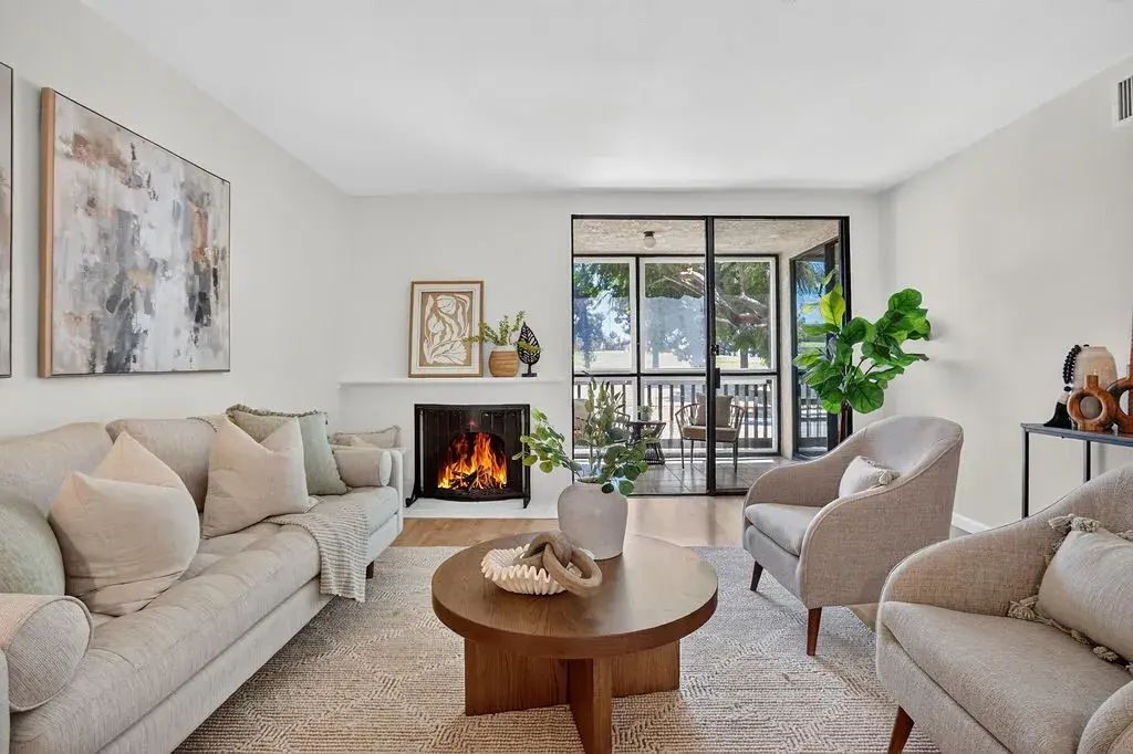 4835 E Anaheim Street 105, Long Beach