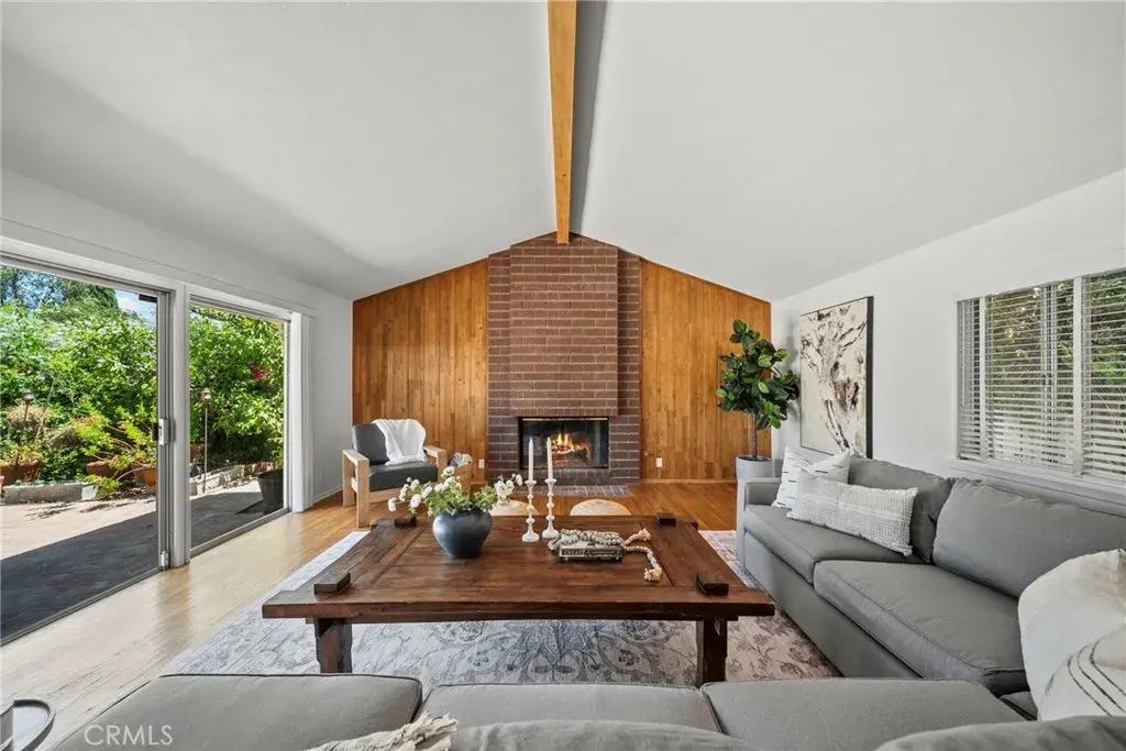 10106 Petit, North Hills
