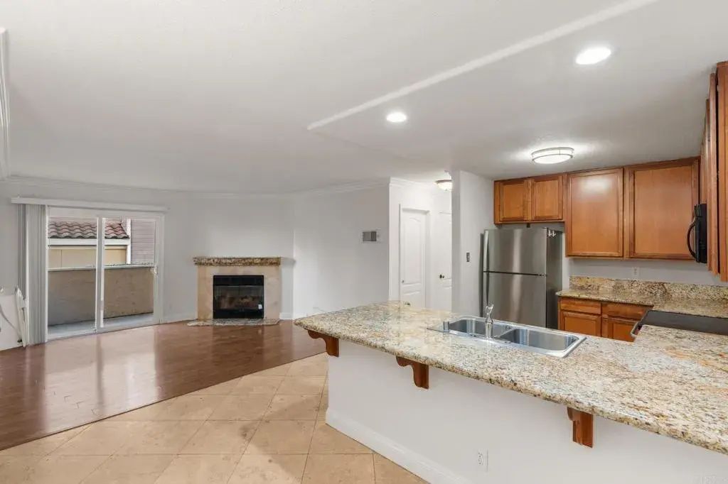 1075 N Escondido 104, Escondido