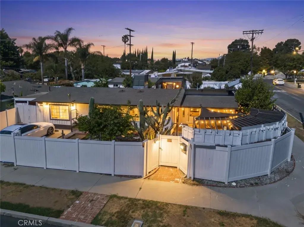 7959 Bothwell Road, Reseda