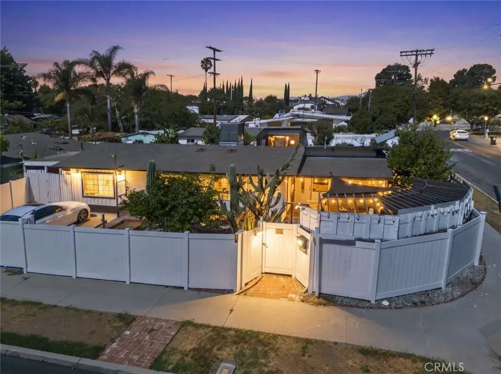 7959 Bothwell Road, Reseda