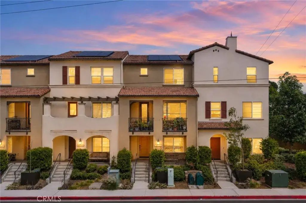 2217 S Ava Gln, Escondido
