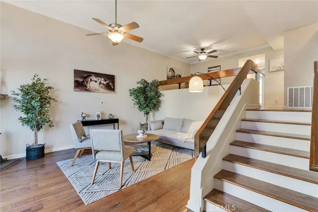 1008 W Riverside Drive 34, Burbank