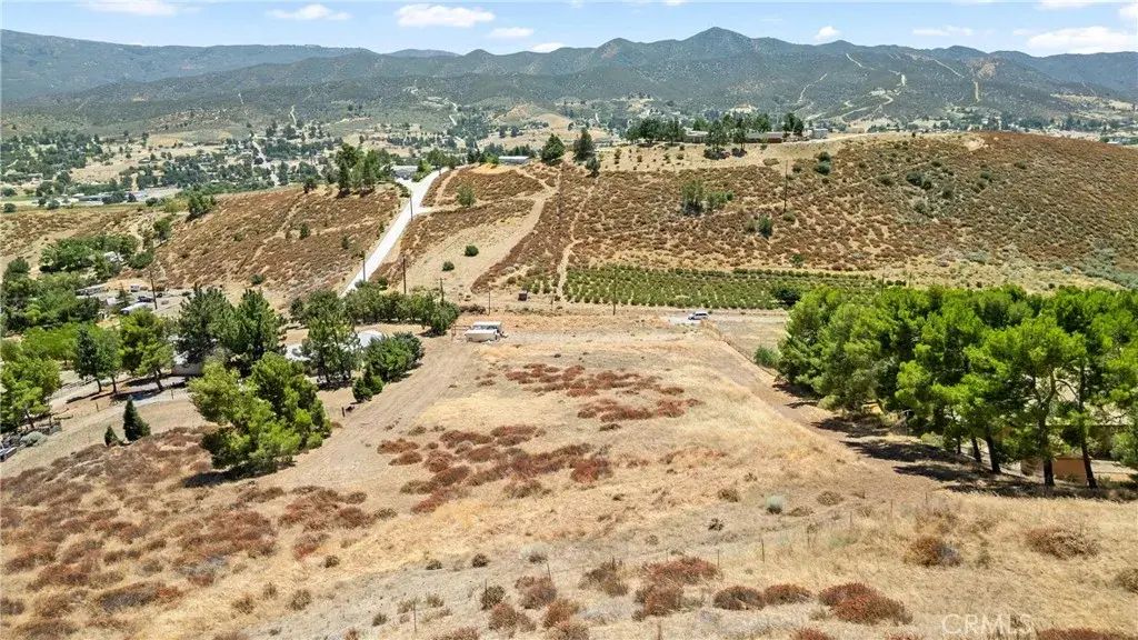 Northside Drive, Leona Valley