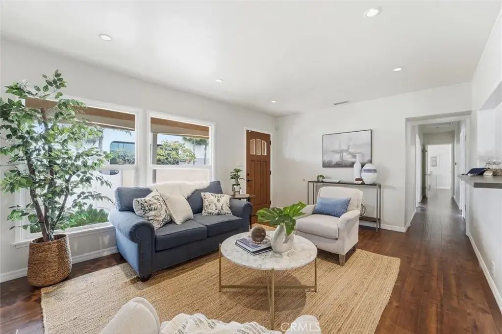 11937 S La Cienega, Hawthorne