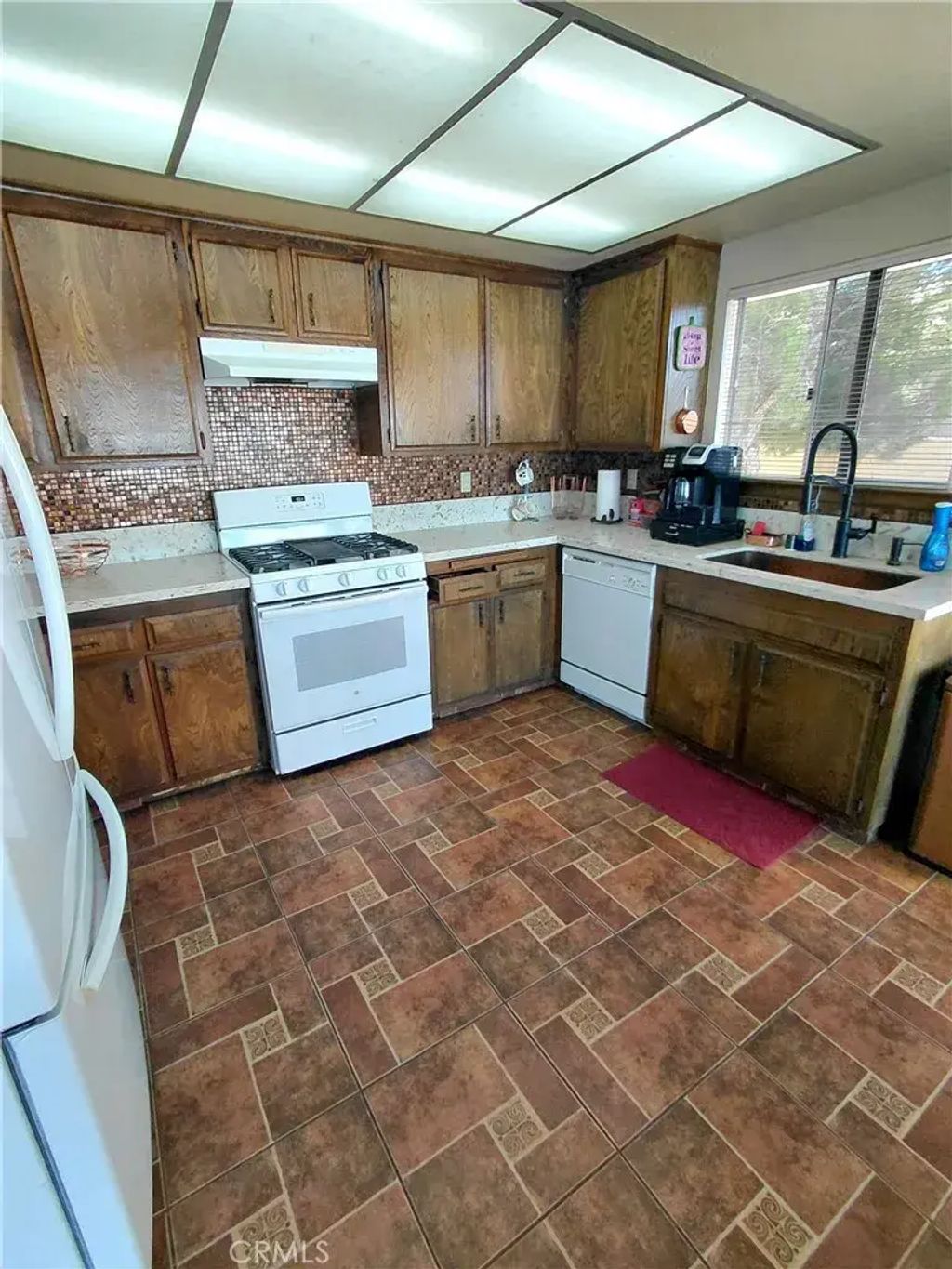 27564 Lakeview, Helendale