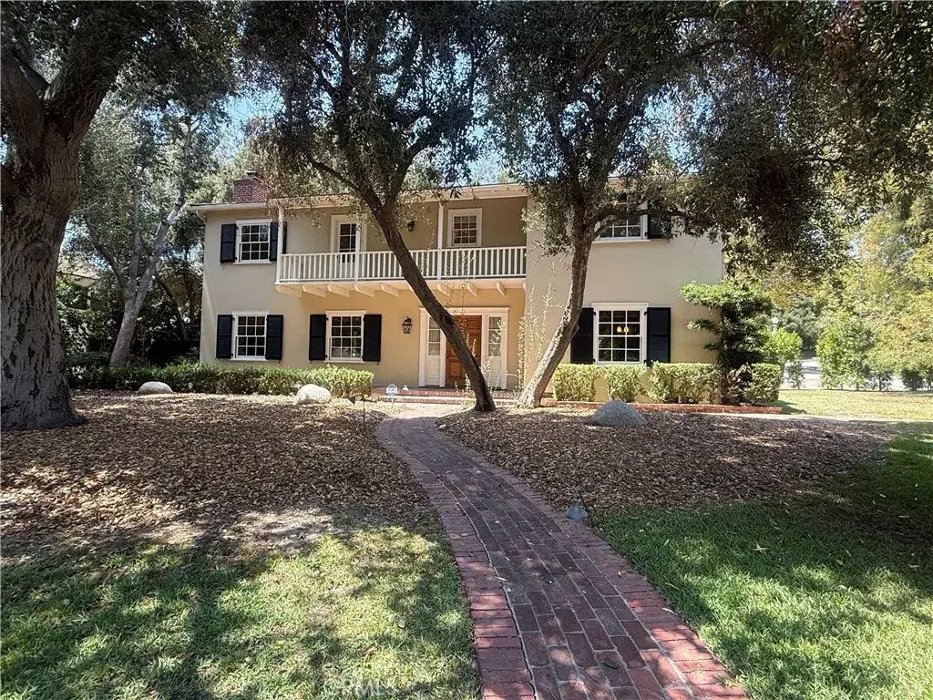 1166 Mill, San Marino