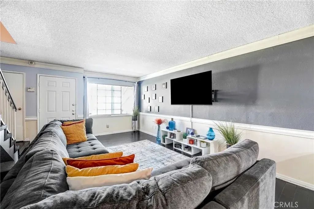 810 W Compton 16, Compton
