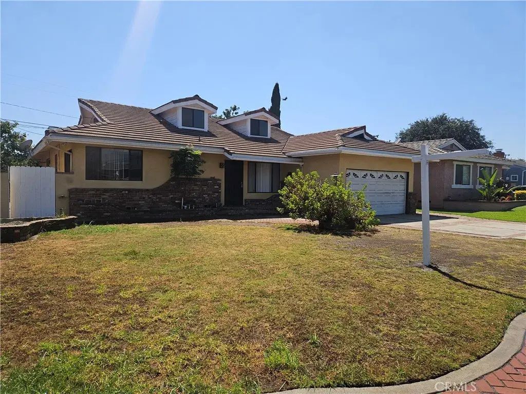 7538 Muller, Downey