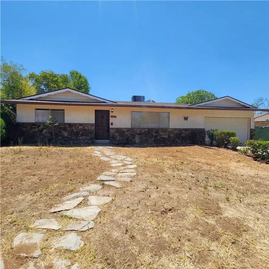 35231 San Carlos, Yucaipa