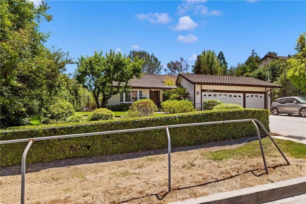 11934 Rexbon, Granada Hills