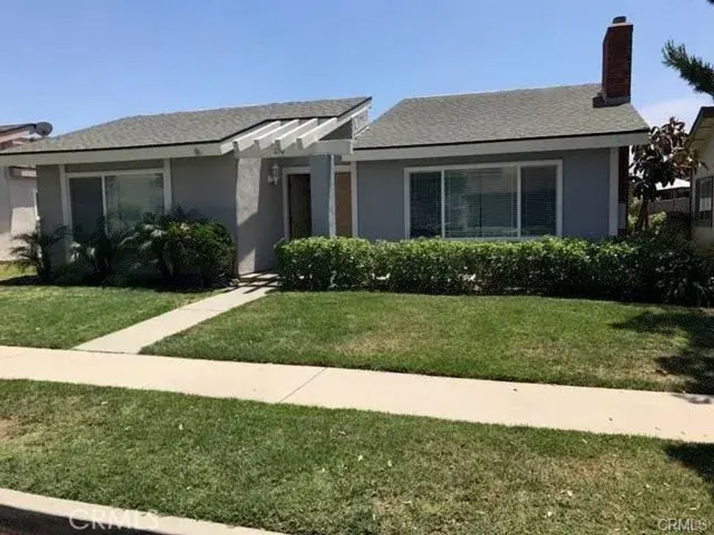 210 Toronto 3, Huntington Beach