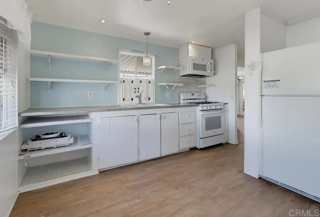 2130 Sunset 104, Vista