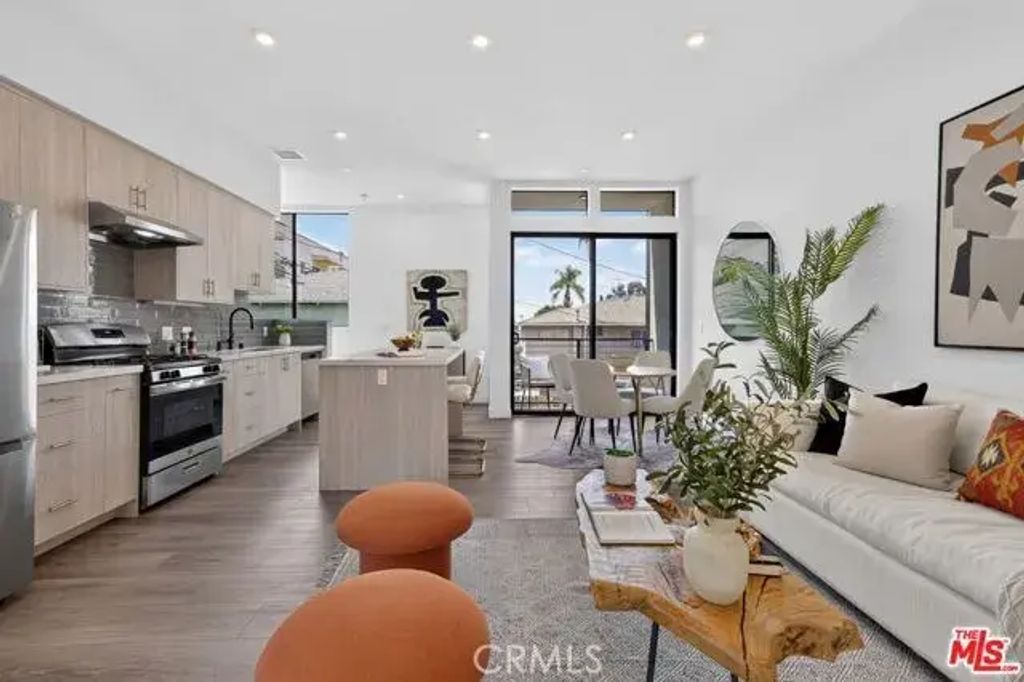 1204 N Orange Grove Ave Avenue, West Hollywood