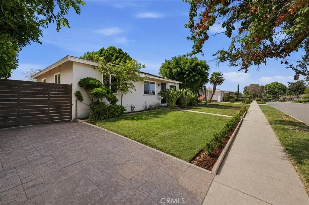 8337 Lennox Avenue, Panorama City