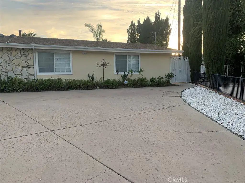 5706 Wallis Lane, Woodland Hills