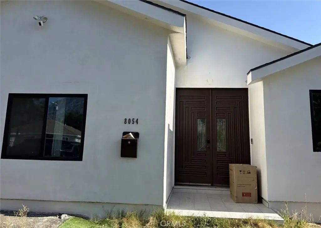 8054 Le Berthon Street, Sunland
