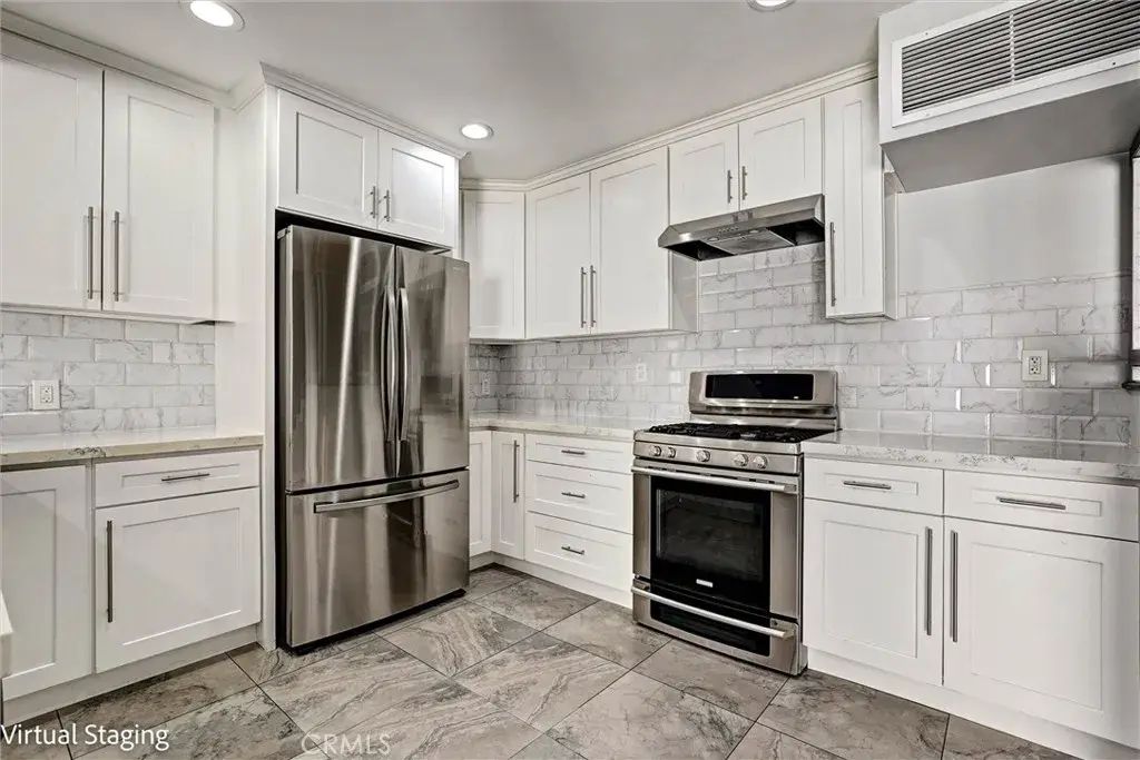 7924 Woodman Avenue 22, Panorama City