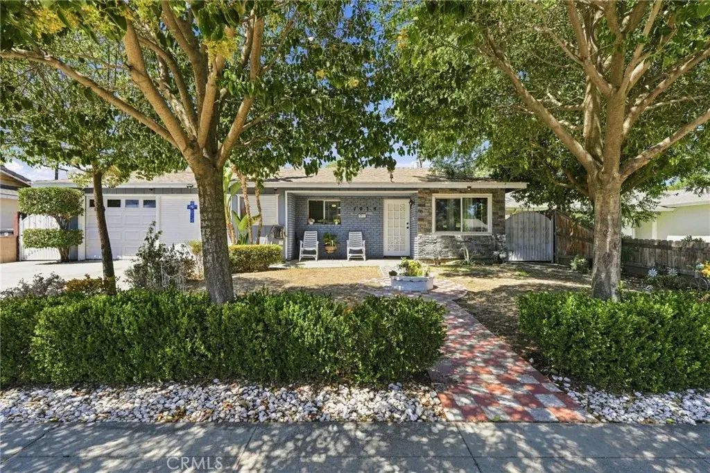 1078 W Madalyn Avenue, Tulare