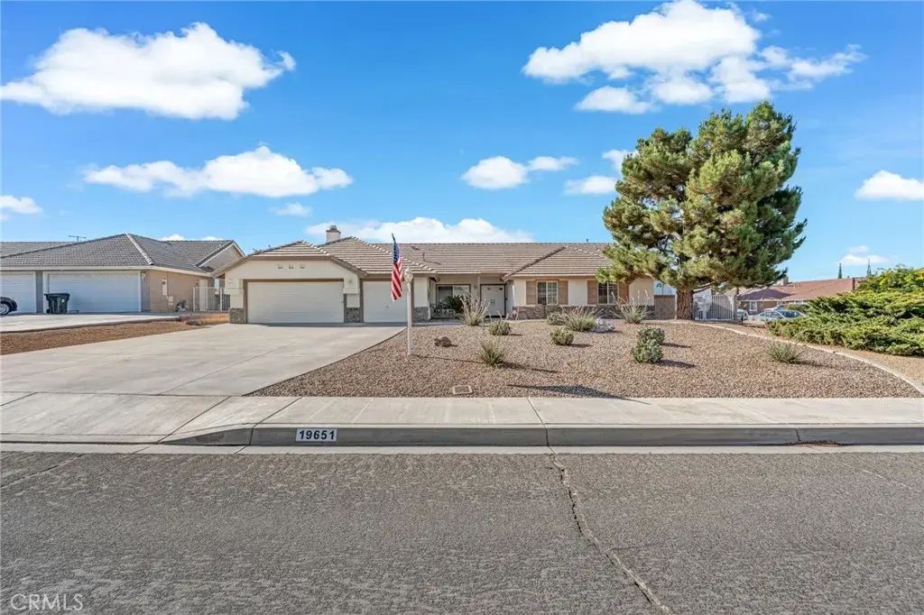 19651 Ottawa Road, Apple Valley
