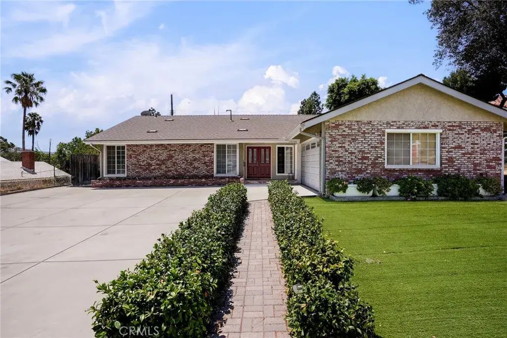 13719 Gavina Avenue, Sylmar