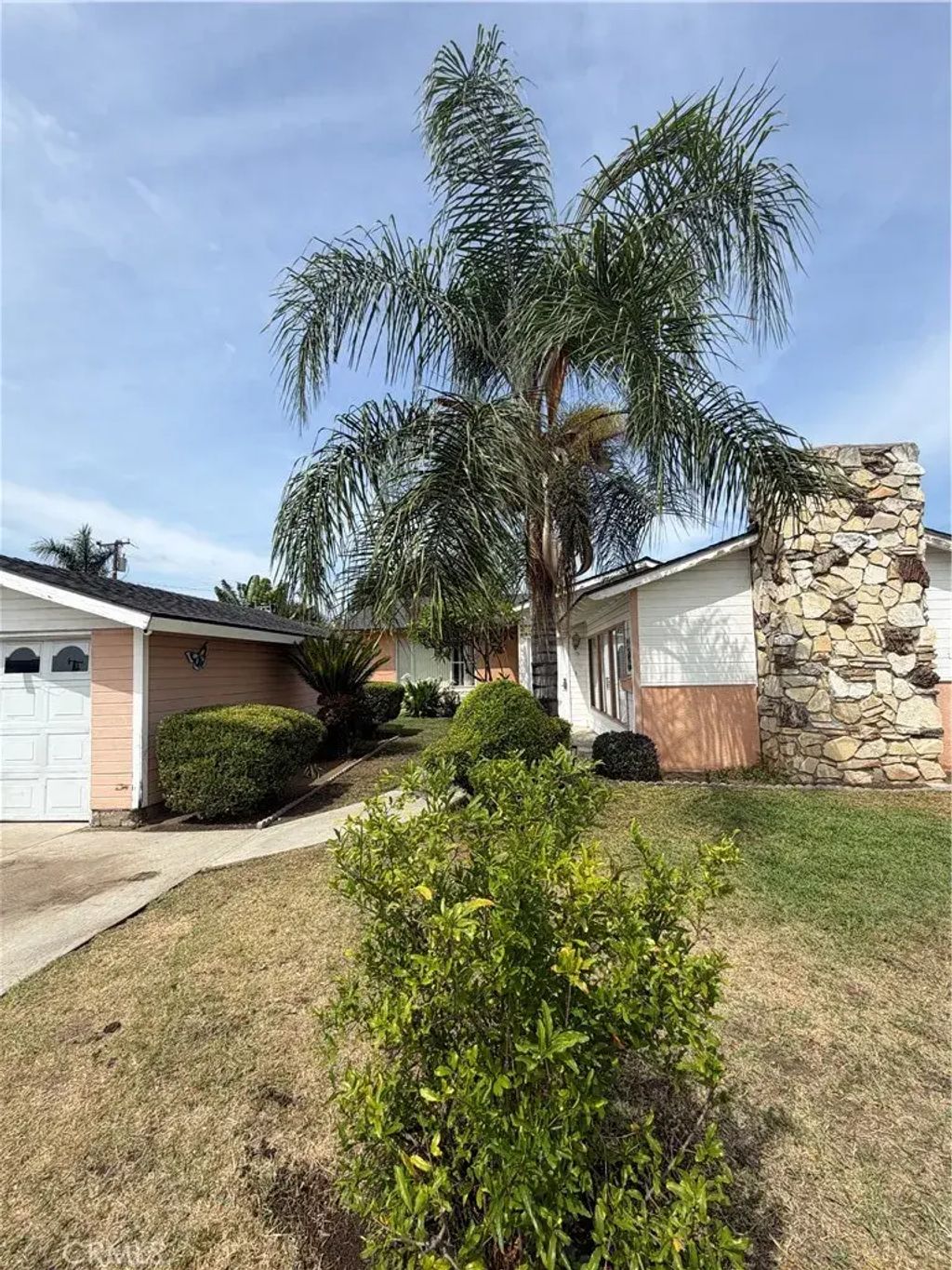 1381 N Glenfinnan, Covina