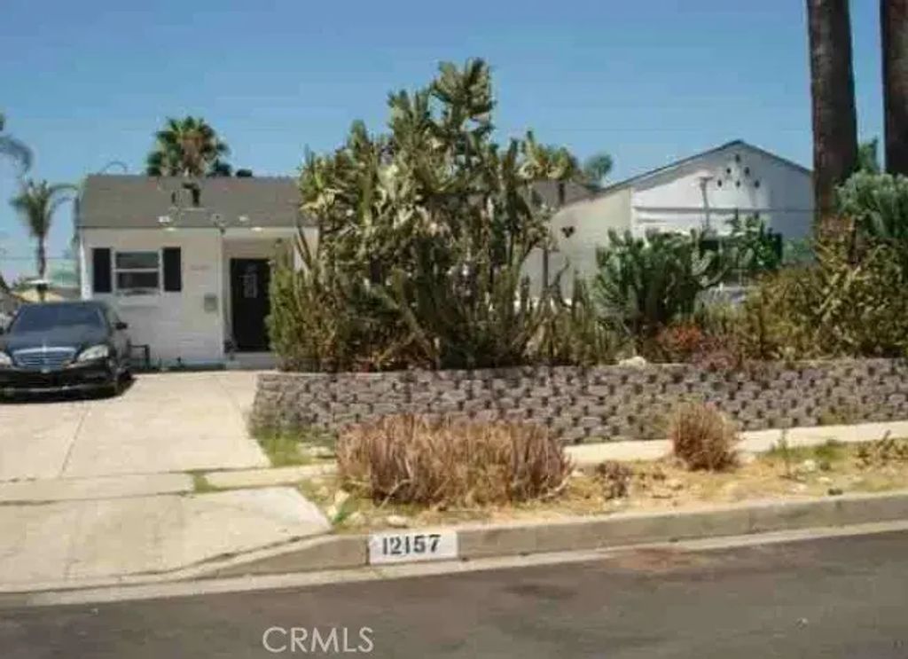 12157 Lull, Los Angeles