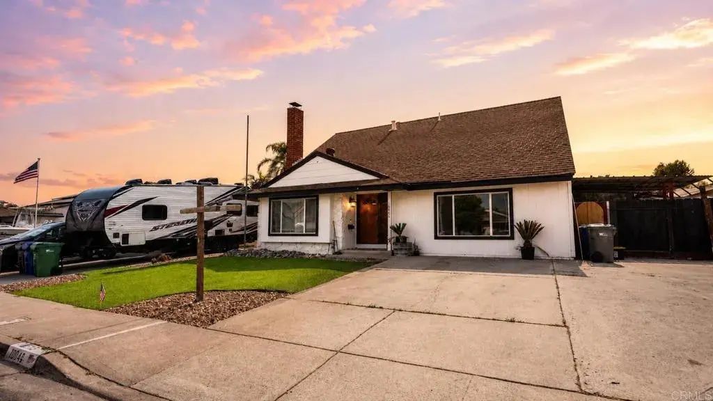 10046 Woodrose Avenue, Santee