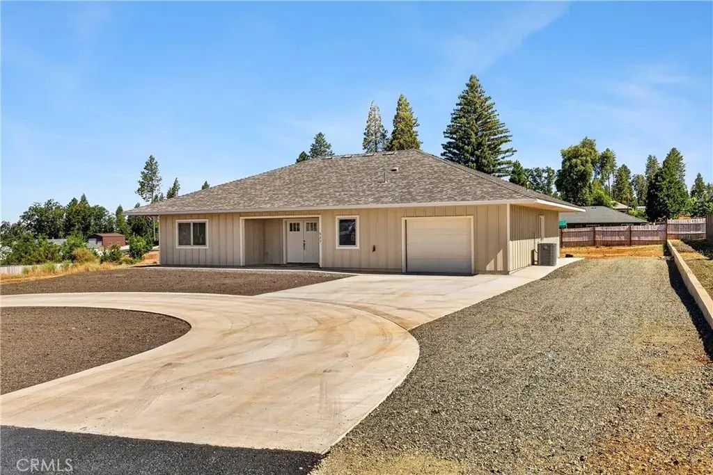 527 Crestwood, Paradise