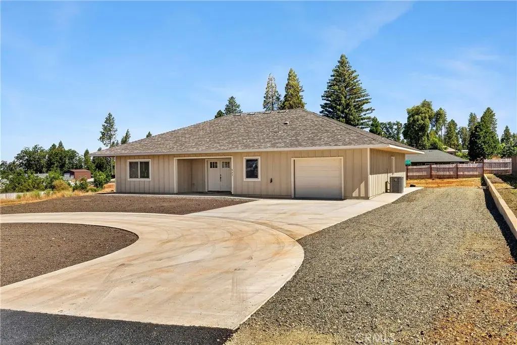 527 Crestwood, Paradise