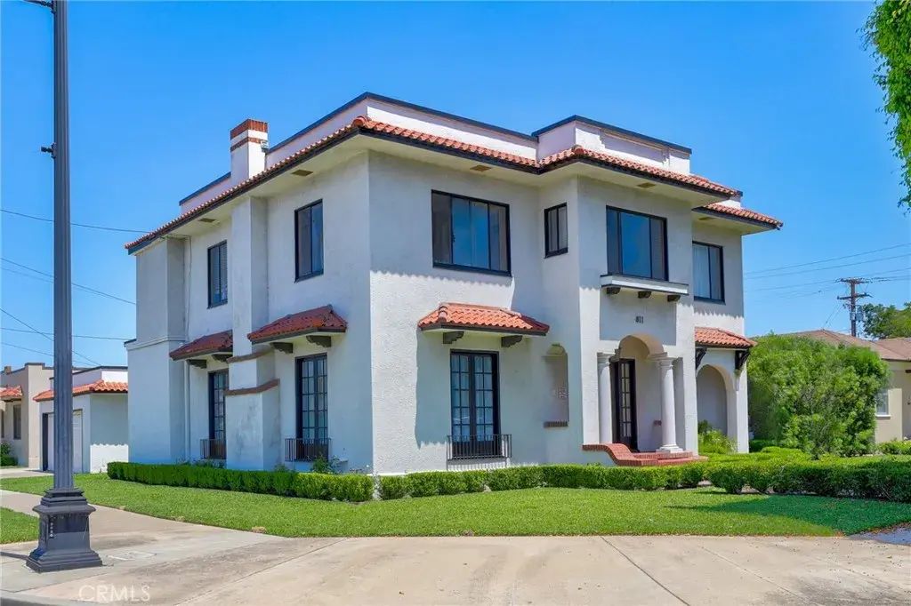 811 E Chapman, Orange