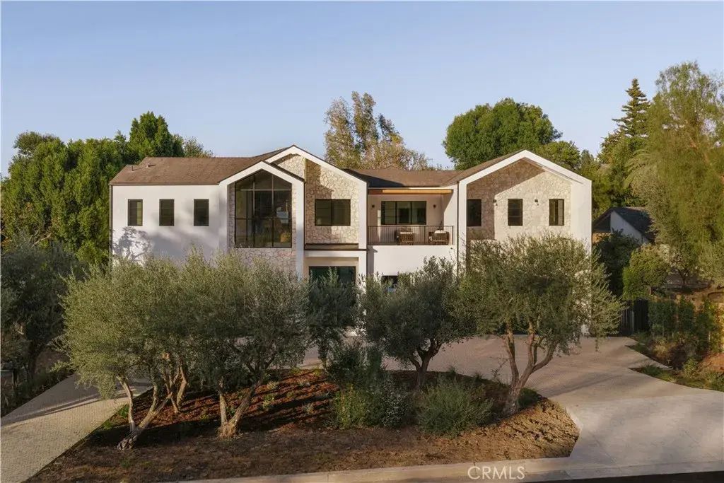 4744 Vista De Oro Avenue, Woodland Hills