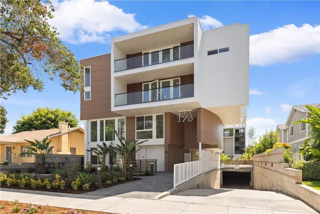 176 Catalina Avenue 104, Pasadena