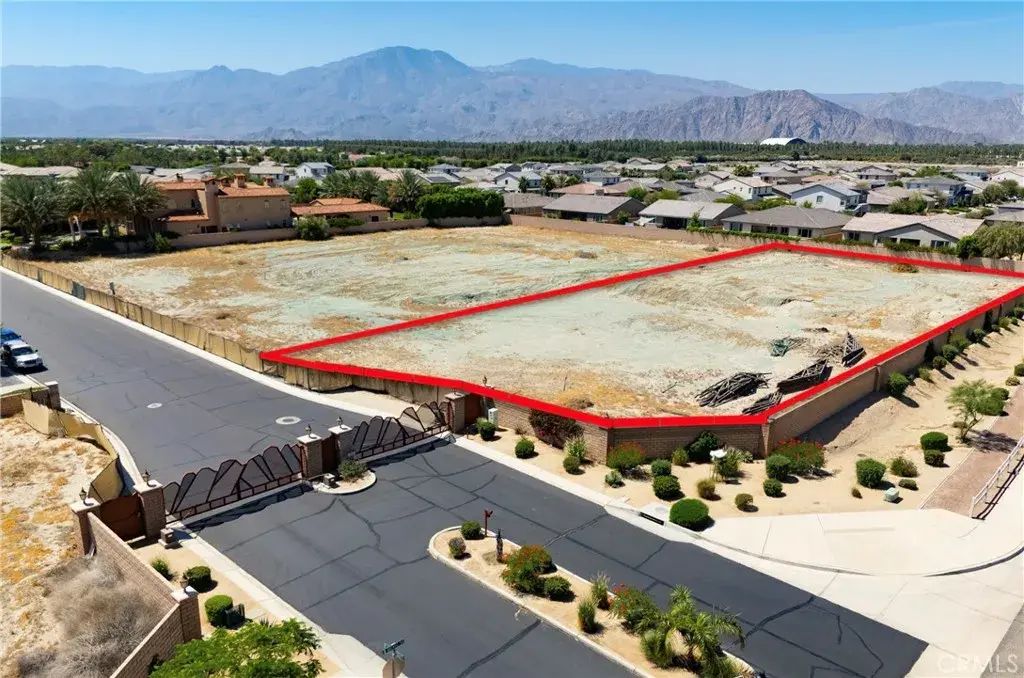 50045 Vista Montana, Indio