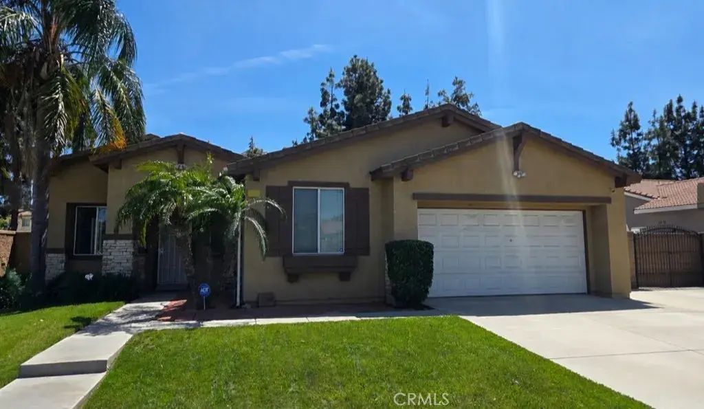 17455 Madrone, Fontana
