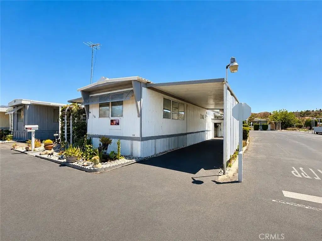 45055 Florida 116, Hemet