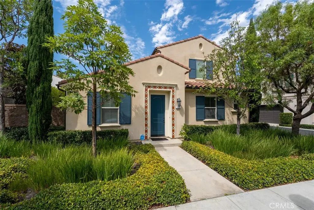 177 Bright Poppy, Irvine