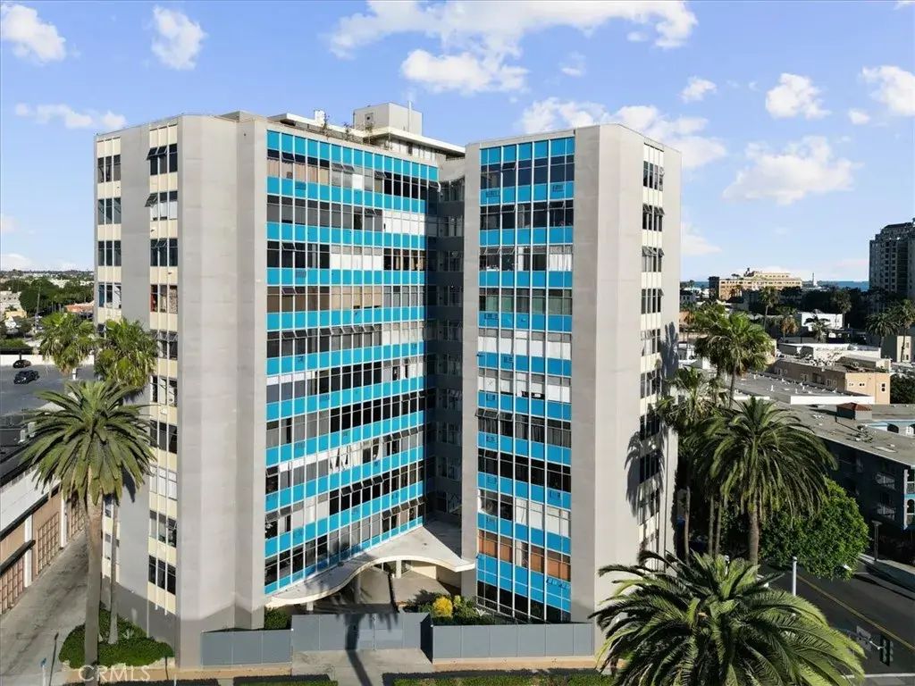 100 Atlantic 1115, Long Beach